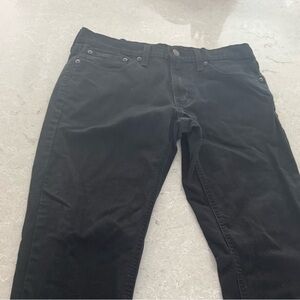 Black Skinny Jeans with Classic Design